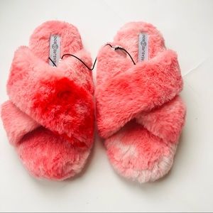 NWOT Treasure & Bond Girls Faux Fur Slipper